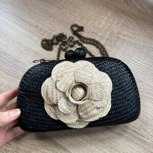 New Serpui Mia Flower Bun Clutch Crossbody Bag Purse Woven Wicker Black Cream